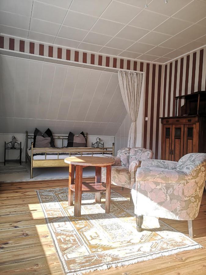 Bed and Breakfast Am Lindenplatz Crinitz Экстерьер фото